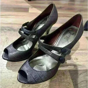 Carlos Santana peeptoe purple heels size size 9